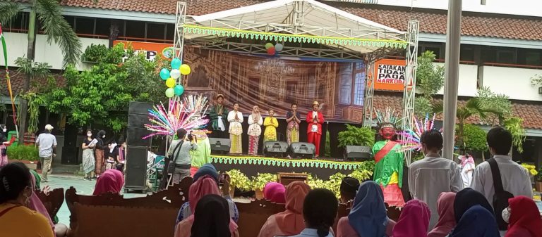 PendidikanDengan Mengangkat Kearifan Lokal Kaulan Budaye Betawi,Proyek Penguatan Profil Pelajar Pancasila Kelas X SMAN 48 Jakarta Berjalan Sukses